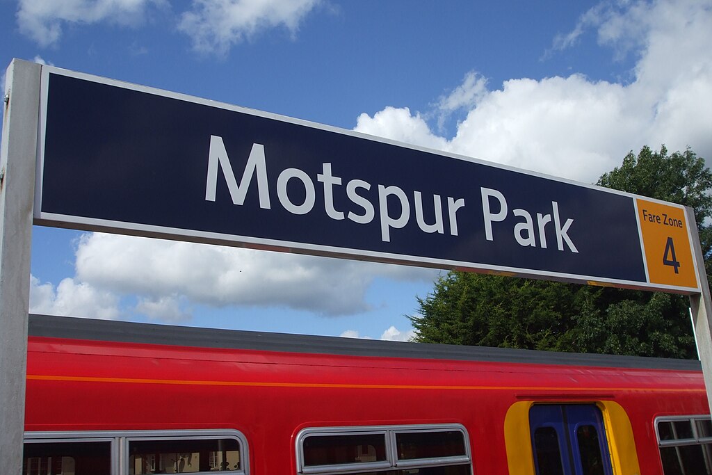 Motspur Park Station Signage