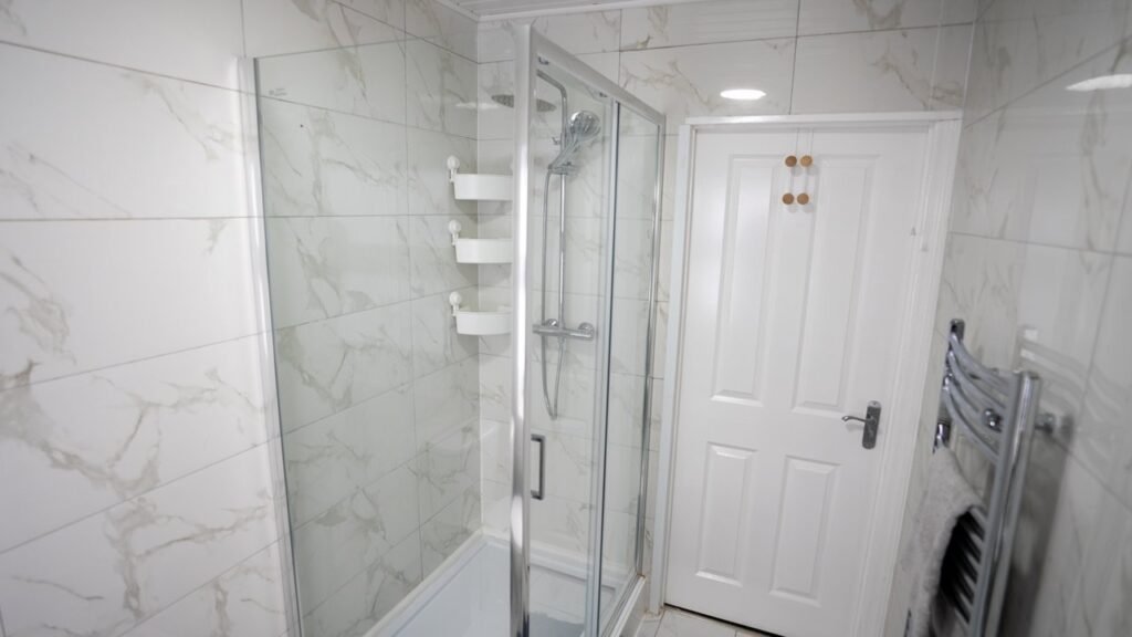 Tulip House bathroom